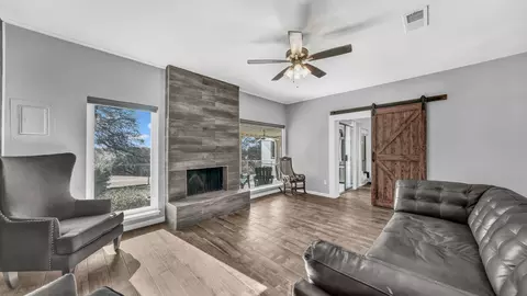 5107 Elms Ct, Granbury, TX 76049