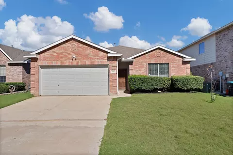 3813 Cane River Rd, Fort Worth, TX 76244