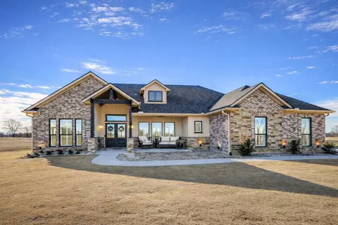 1410 S Shore Dr, Bonham, TX 75418