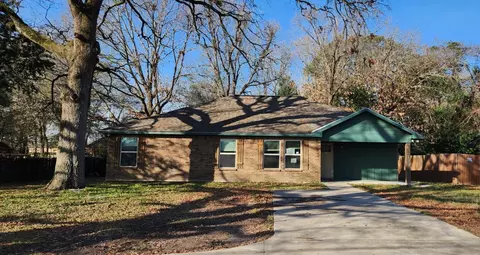 2235 N Pacific St, Mineola, TX 75773