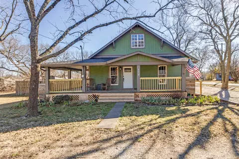 112 W Elm St, Howe, TX 75459
