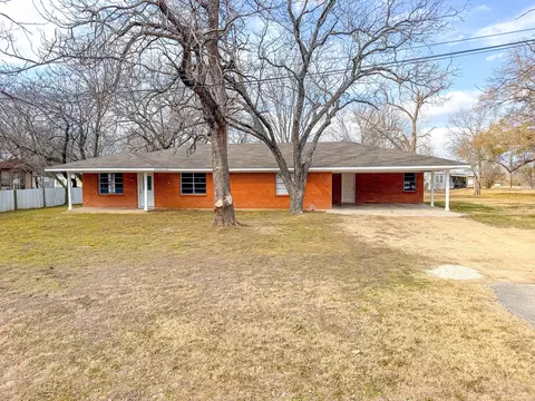 226 E Main St, Corsicana, TX 75109