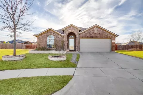 400 Eureka Ct, Burleson, TX 76028