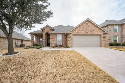 5717 Searcy Dr, Fort Worth, TX 76131