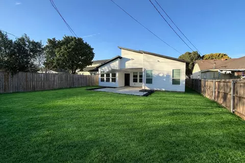 1210 Morrell Ave, Dallas, TX 75203
