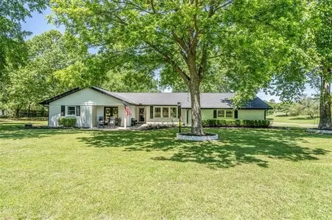 100 Hill Top Ct, Willow Park, TX 76087