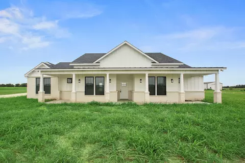 1224 Durham Ln, Cleburne, TX 76033