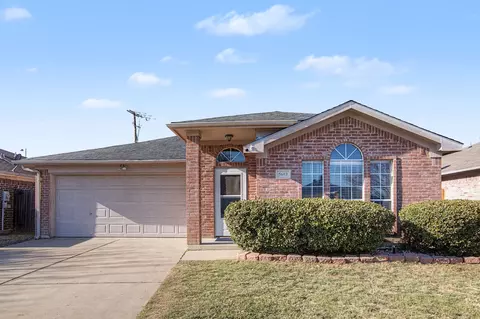 5603 Alicante Dr, Arlington, TX 76017