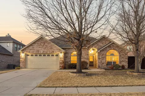 2641 Whispering Trl, Little Elm, TX 75068