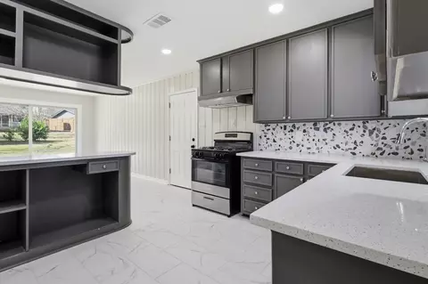 1304 Sherwood Dr, Arlington, TX 76013