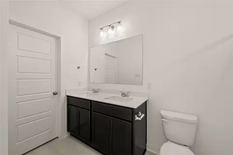 Bath - 117 Adaline Bnd, Mcgregor, TX 76657 photo 3 of 3