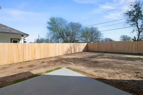 Exterior - 117 Adaline Bnd, Mcgregor, TX 76657 photo 4 of 5