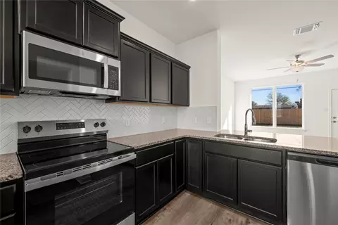 Kitchen - 117 Adaline Bnd, Mcgregor, TX 76657 photo 2 of 3