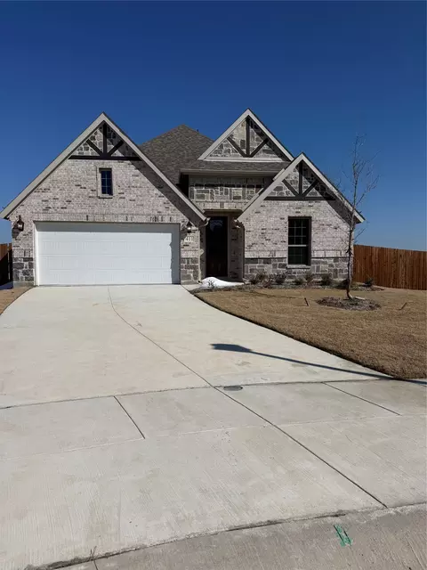 411 Jones Dr, Nevada, TX 75173