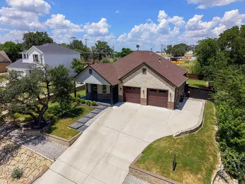8912 Holt St, Lakeside, TX 76135