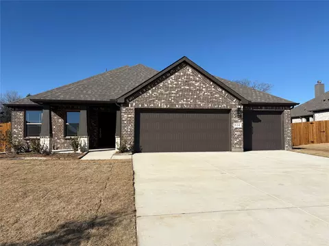 614 Kyle Dr, Tioga, TX 76271