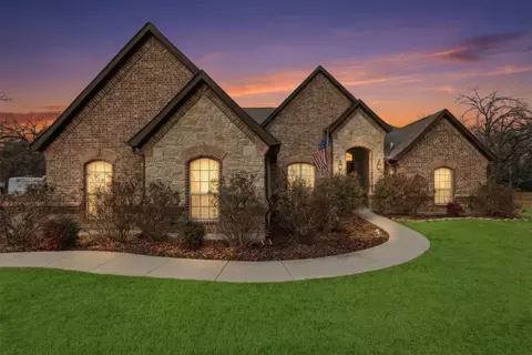 140 Flying Diamond Dr, Springtown, TX 76082