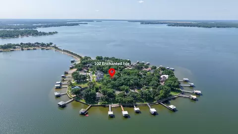 102 Enchanted Isles Cir, Mabank, TX 75156