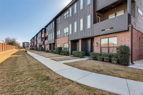 2812 Addison Park Ln, Fort Worth, TX 76110