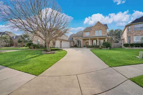 6777 Island Dr, Grand Prairie, TX 75054