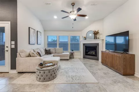 Living - 413 Yellowstone Dr, Celina, TX 75009 photo 1 of 1
