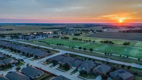 View/Area - 413 Yellowstone Dr, Celina, TX 75009 photo 3 of 8