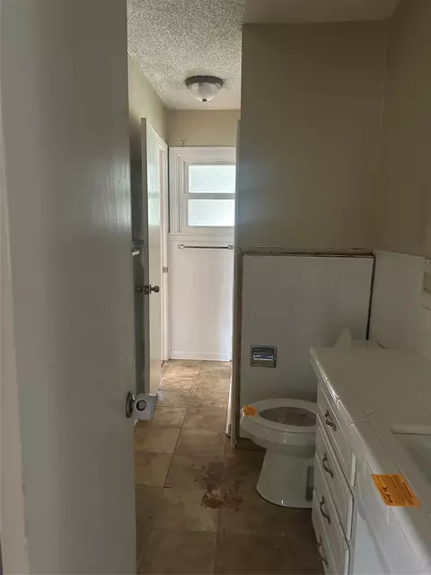 Bath - 3204 N 31st St, Waco, TX 76708 photo 1 of 1