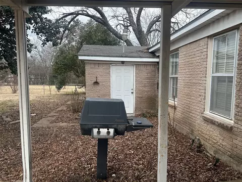 Exterior - 3204 N 31st St, Waco, TX 76708 photo 4 of 4