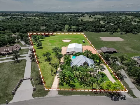 137 Silver Saddle Cir, Weatherford, TX 76087