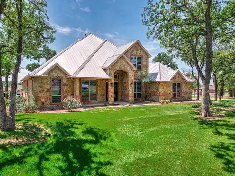 137 Silver Saddle Cir, Weatherford, TX 76087