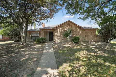 904 Breckenridge Dr, Desoto, TX 75115