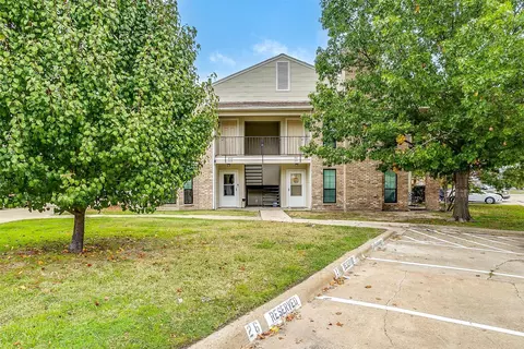 5806 Marvin Loving Dr #212, Garland, TX 75043