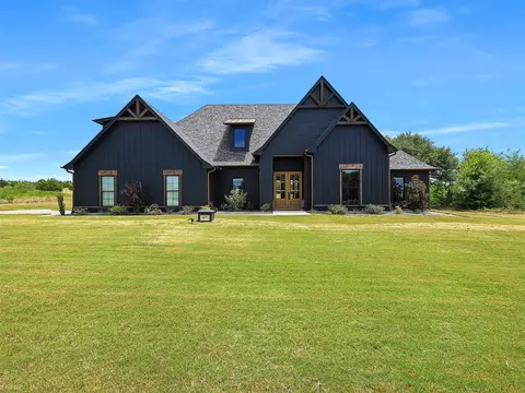 1074 Timber Hills Dr, Weatherford, TX 76087
