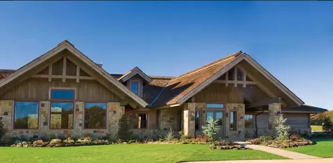 202 Castle Pines Cir, Gordonville, TX 76245