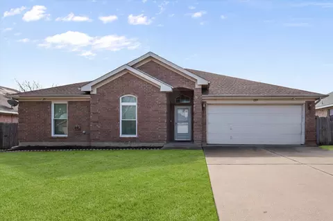 1209 Meadow Gln, Crowley, TX 76036