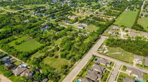 1000 Silver Creek Dr, Desoto, TX 75115