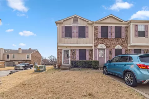 621 Carriagehouse Ln #9F, Garland, TX 75040