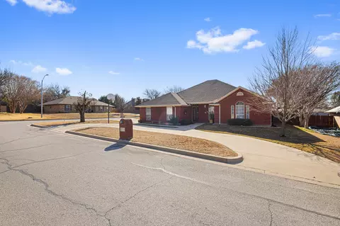 1701 Oakmeadow Dr, Decatur, TX 76234