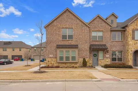 691 Vista Oaks Rd, Lewisville, TX 75067