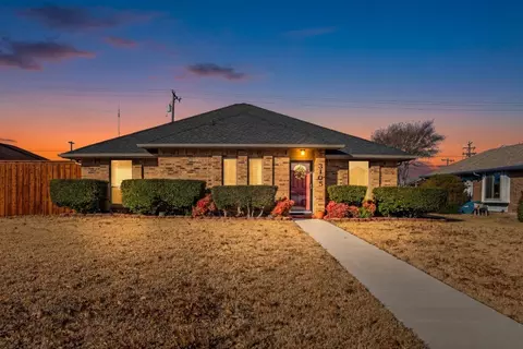 3105 Afton Dr, Carrollton, TX 75007