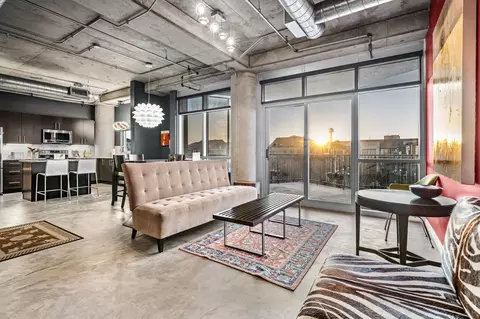 1001 Belleview St #305, Dallas, TX 75215