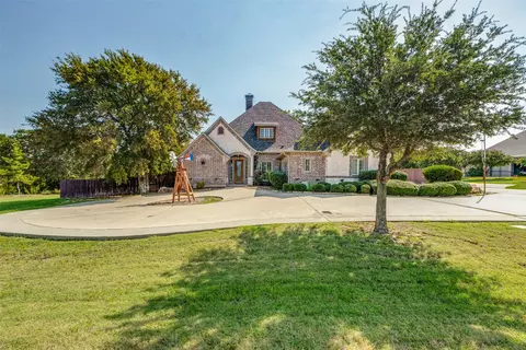 104 Tananger Springs Dr, Denison, TX 75021
