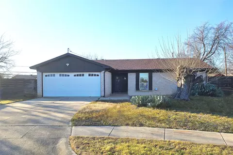 6051 Oakdale Ct, Watauga, TX 76148