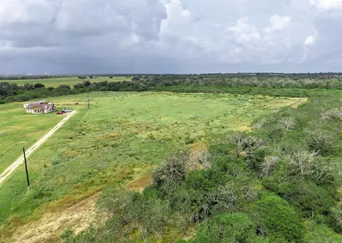 956 Johnson Farms Rd, Gonzales, TX 78632
