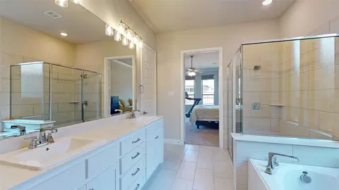 Bath - 817 Fallbrook Ave, Denton, TX 76210 photo 3 of 5