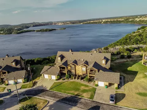 504 Eagle Pt, Graford, TX 76449
