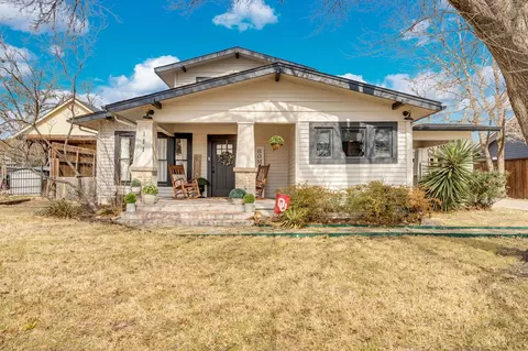 111 Mckenzie St, Waxahachie, TX 75165