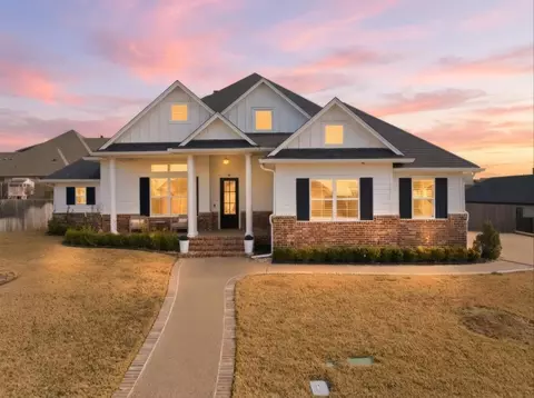 16022 Sorrento Dr, Woodway, TX 76712