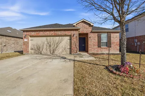 10028 Amosite Dr, Fort Worth, TX 76131