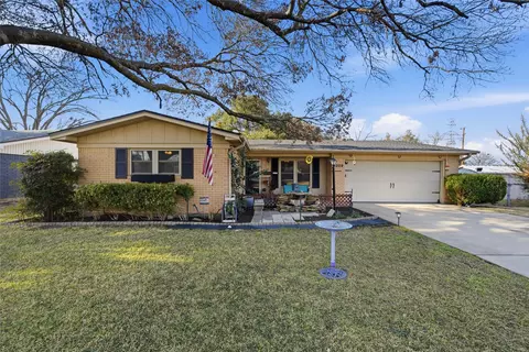 6209 May Dr, Waco, TX 76710